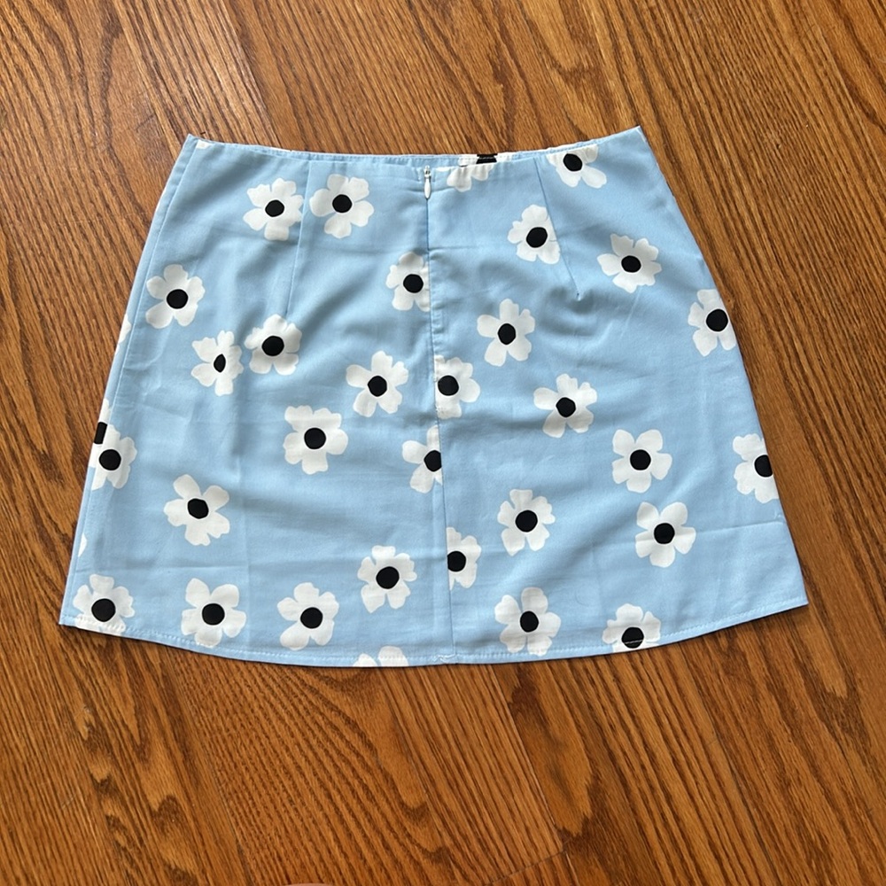 Princess Polly Mini Skirt! - Picture 2 of 3